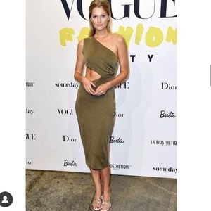 Sasha Verruno Cut out satin green dress